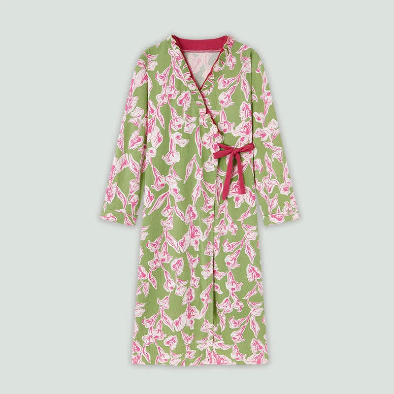 Künstlerisches, florales Kimono-Nachthemd mit Rüschen
