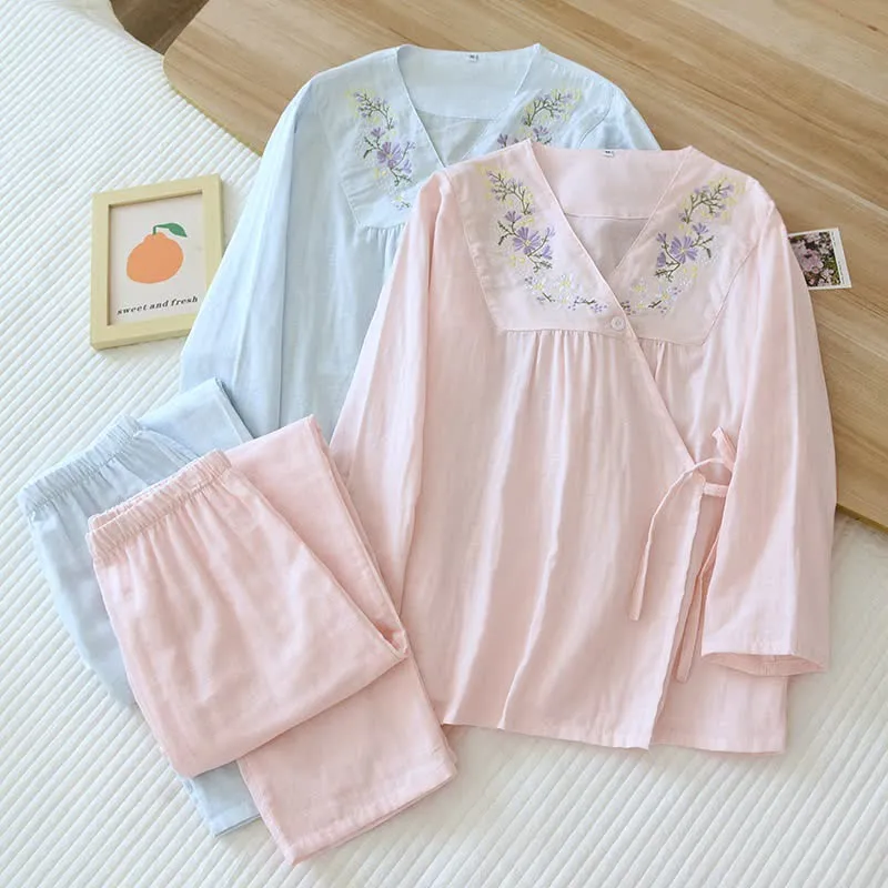 Kimono-Loungewear aus Baumwollgaze mit Blumenstickerei