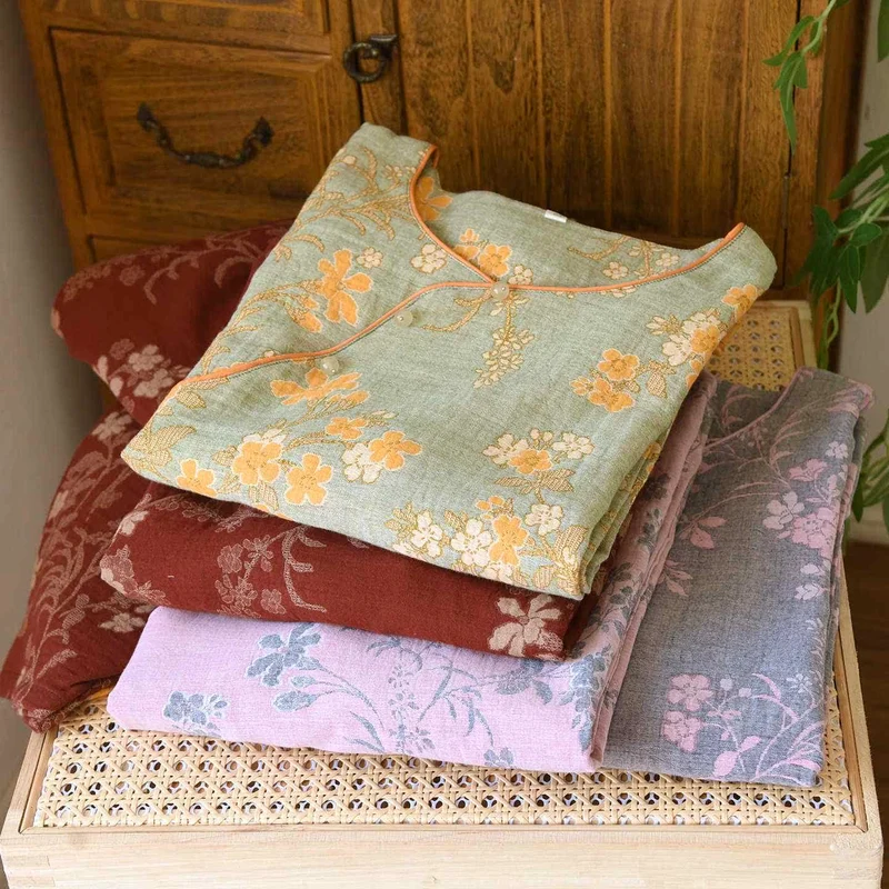 Pyjama aus Baumwollgaze mit Pflaumenblüten-Jacquardmuster