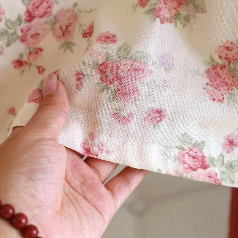 Romantischer Rosen-Pyjama aus Baumwollgaze