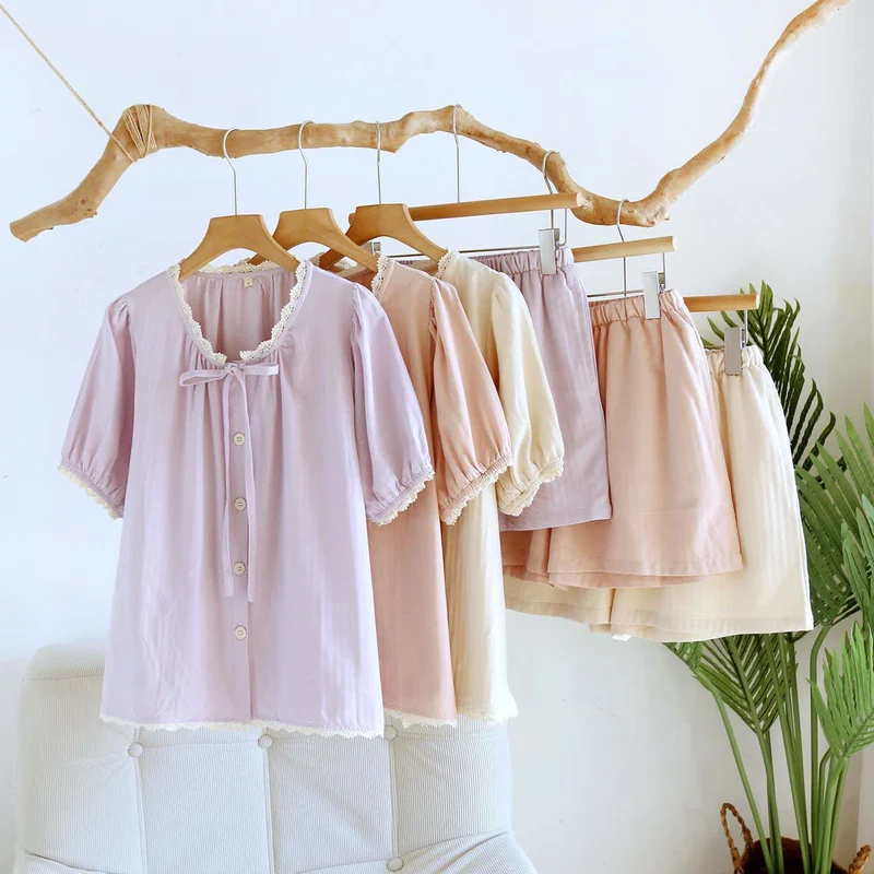 Kurzes Pyjama-Set in Unifarbe mit Spitzenbesatz
