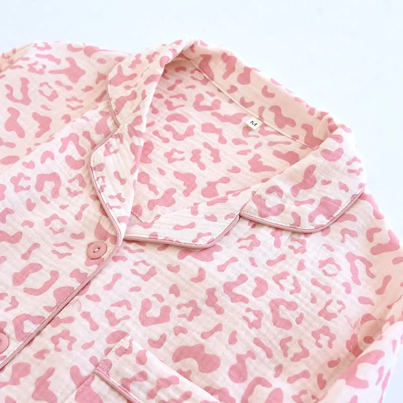 Loungewear-Set aus Baumwolle mit Leopardenmuster in sanften Farbtönen