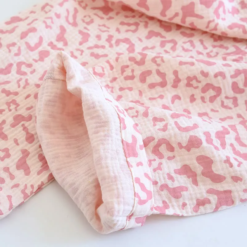 Loungewear-Set aus Baumwolle mit Leopardenmuster in sanften Farbtönen