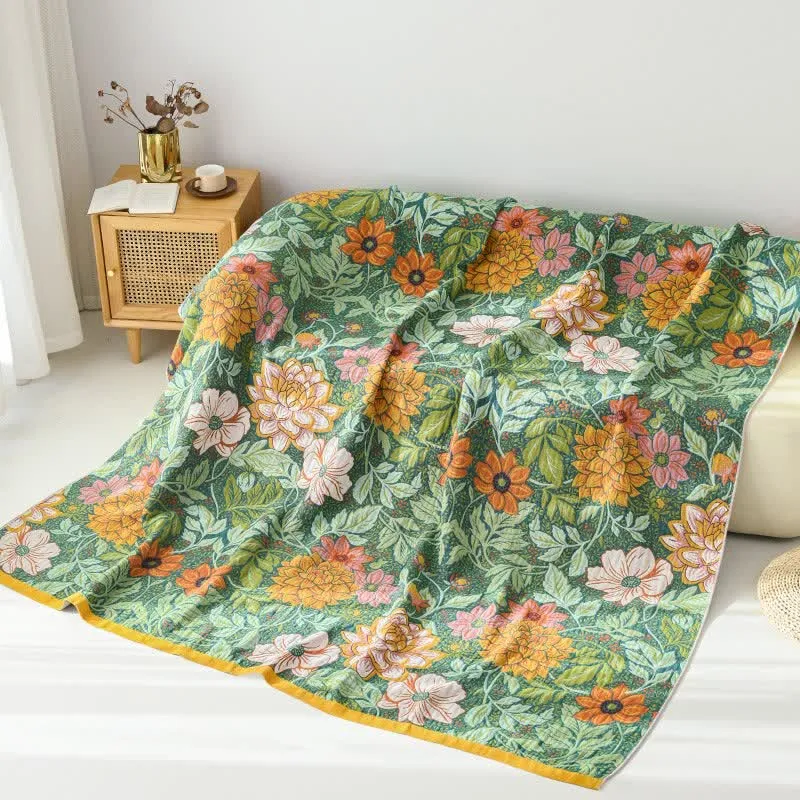 Wendbare Tagesdecke aus Baumwollgaze mit Dahlienmuster