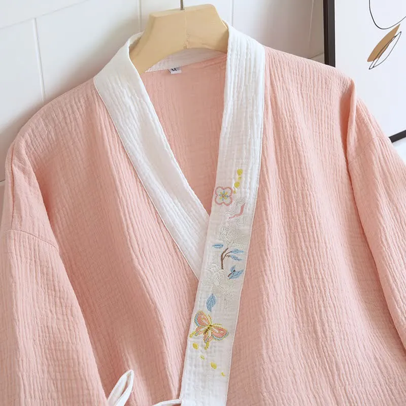 Kimono-Loungewear aus Baumwollgaze mit Schmetterlingsstickerei