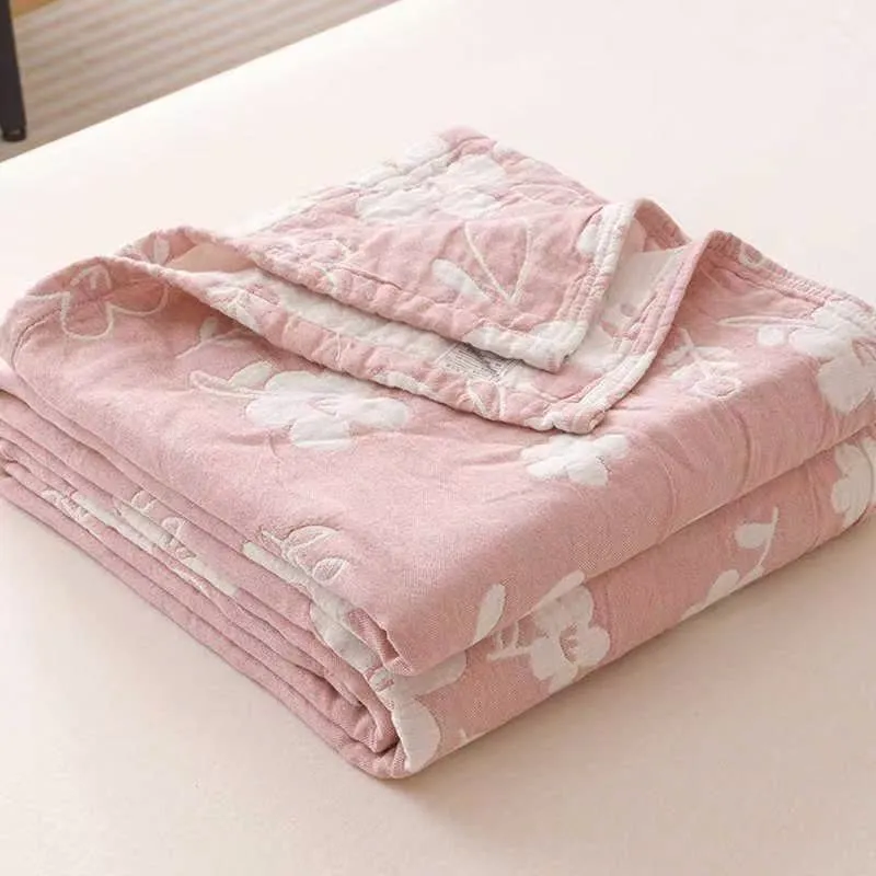 Elegante, dreilagige Baumwoll-Gaze-Steppdecke mit floralem Jacquardmuster