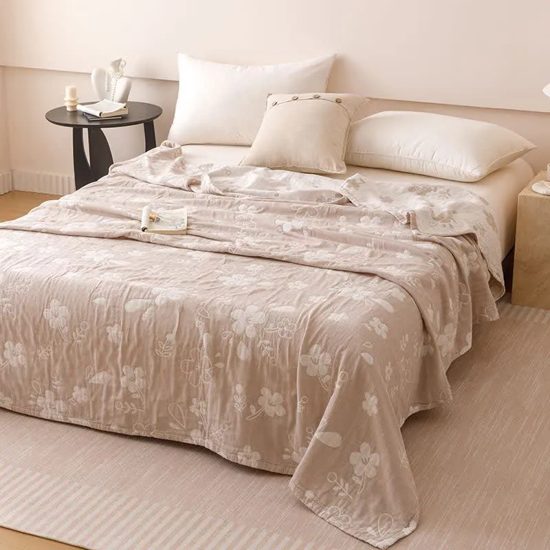 Elegante, dreilagige Baumwoll-Gaze-Steppdecke mit floralem Jacquardmuster