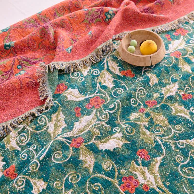 Steppdecke aus Baumwollgaze mit rotem Blumenrankenmuster