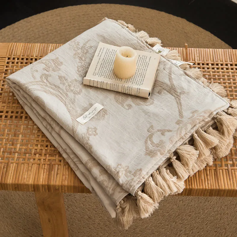 Elegante Sofadecke aus Baumwoll-Leinen-Mischgewebe mit floralem Jacquardmuster