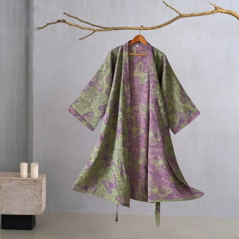 Traumhafter Kimono-Bademantel aus Baumwollgaze mit Schmetterlingsmotiv