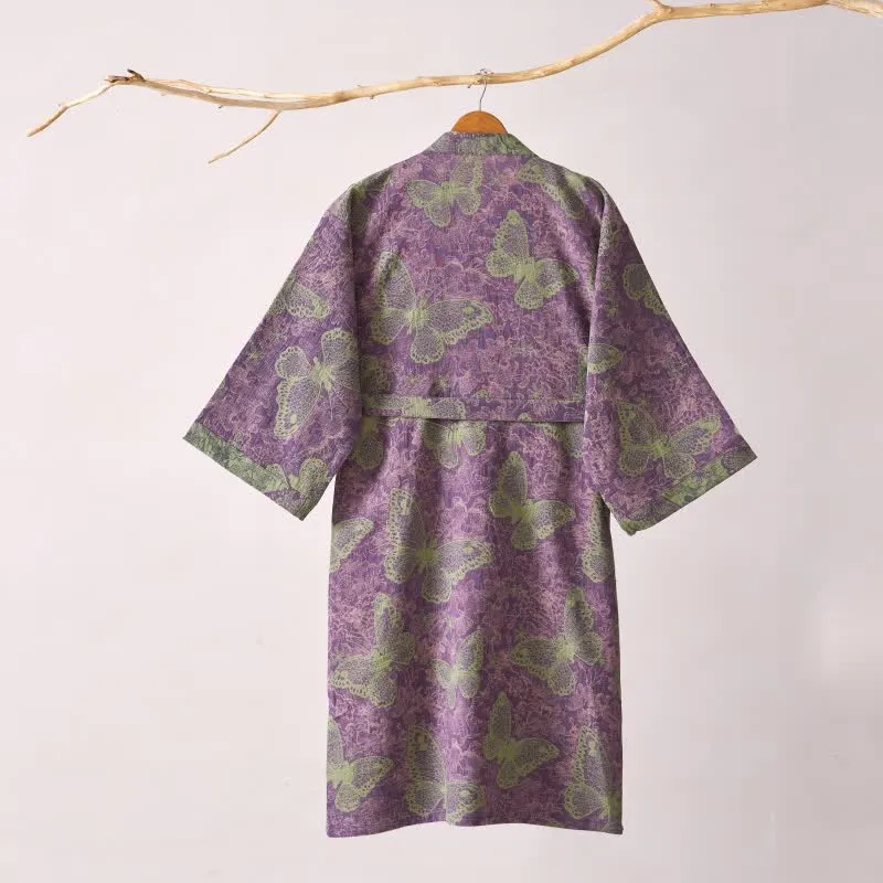 Traumhafter Kimono-Bademantel aus Baumwollgaze mit Schmetterlingsmotiv