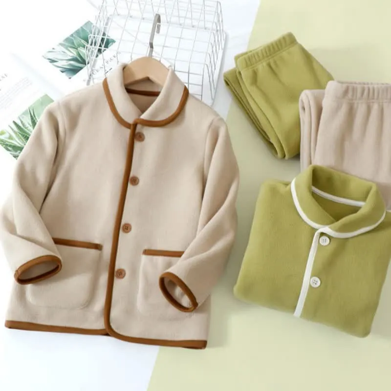 Einfarbiger, warmer Plüsch-Kinderpyjama-Set