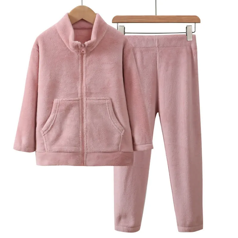 Warmer Kinderpyjama-Satz in Unifarbe mit Reißverschluss