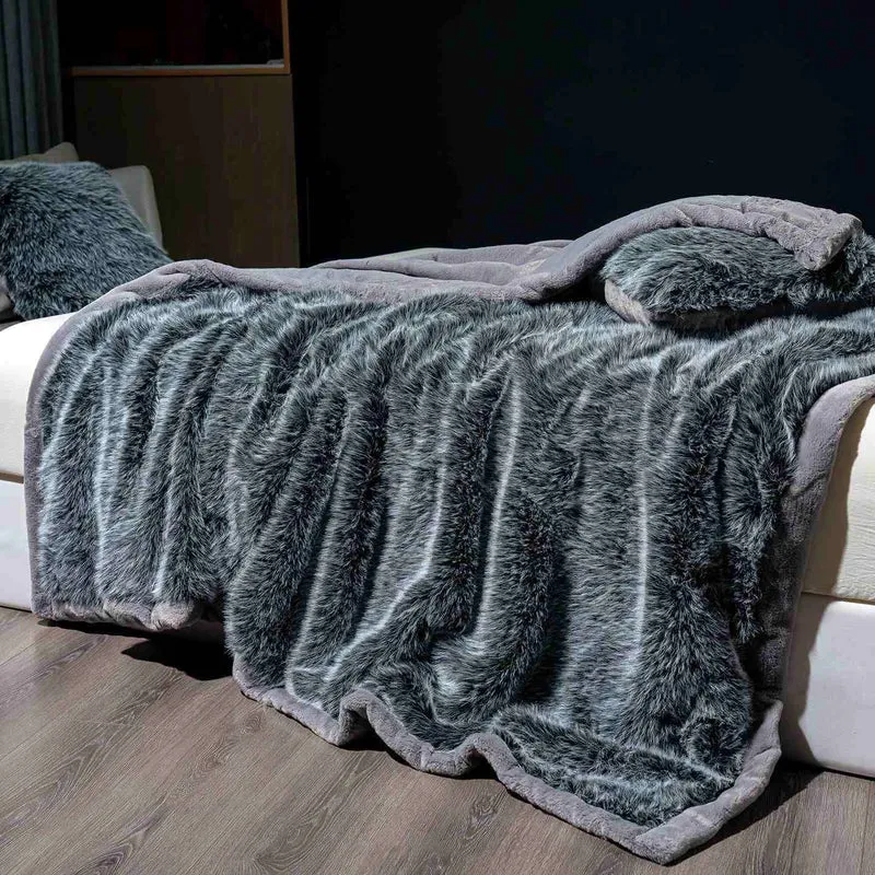 Luxuriöse Plüschdecke aus Kunstfell
