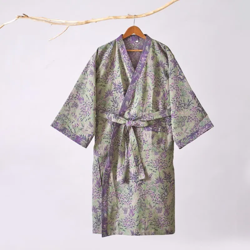 Kimono-Robe aus Baumwollgaze mit botanischem Bezug