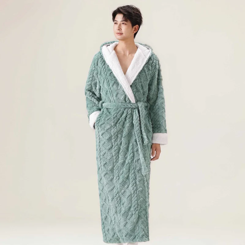 Jacquard-Bademantel mit Kapuze und Plüschmuster, warm