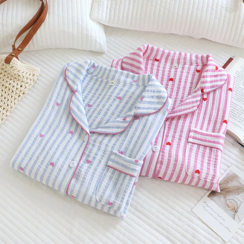 Pyjama-Set aus Baumwollgaze mit Streifen und Herzmuster