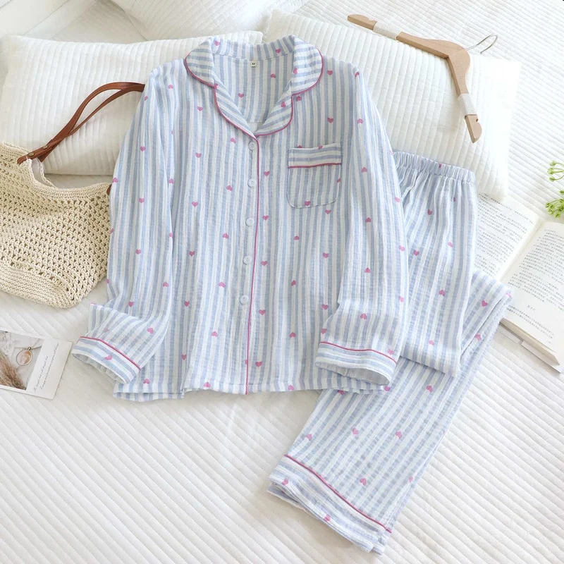 Pyjama-Set aus Baumwollgaze mit Streifen und Herzmuster