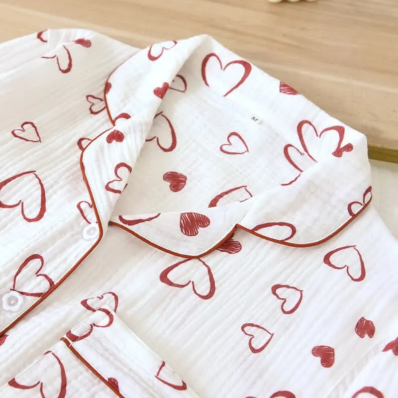 Pyjama-Set aus Baumwollgaze mit Herzchenmuster