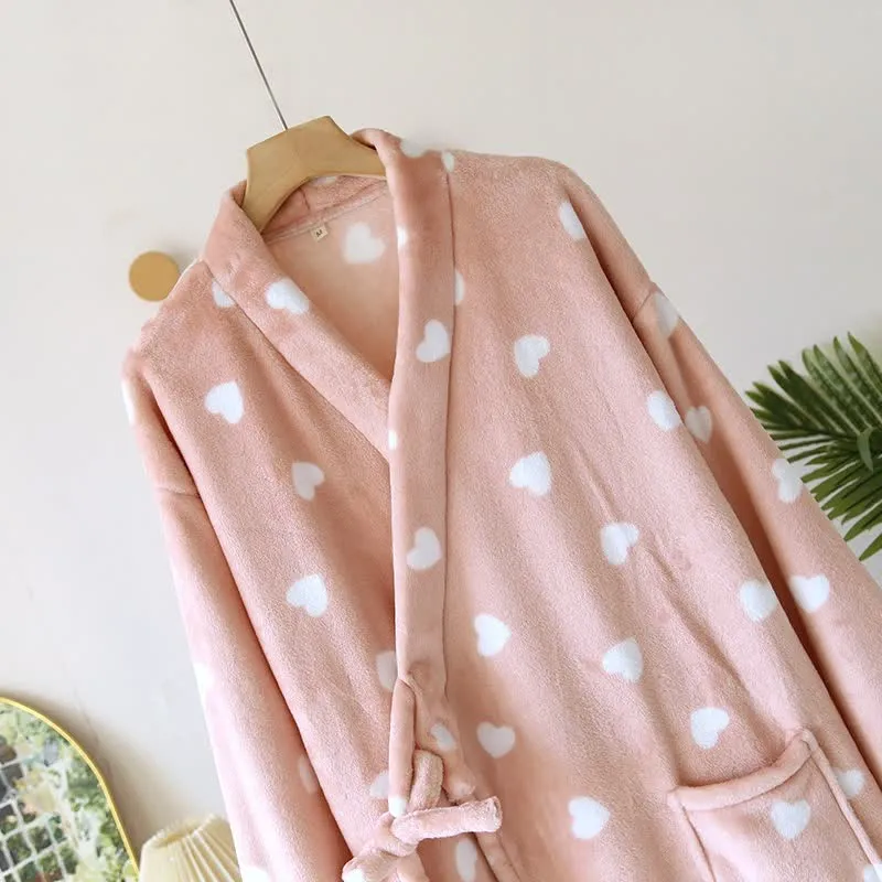 Partner-Kimono aus Plüsch mit Herzmotiv