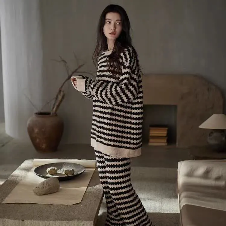 Plüsch-Loungewear-Set mit Streifenmuster