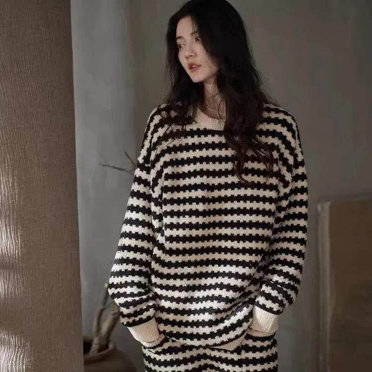 Plüsch-Loungewear-Set mit Streifenmuster