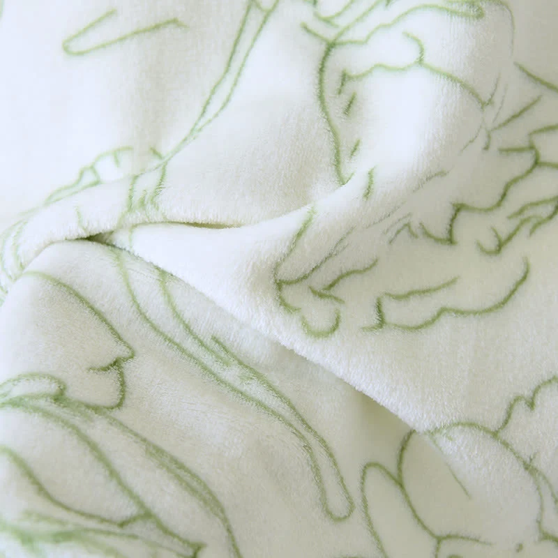 Frisches grünes Plüsch-Loungewear-Set mit Linienmuster