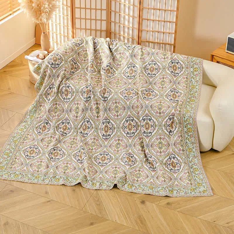 Elegante Vintage-Steppdecke aus Baumwollgaze mit Blumenmuster