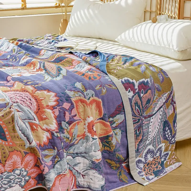 Traumhafter, floraler Quilt aus reiner Baumwollgaze