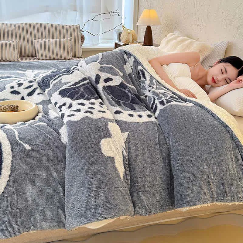 Ownkoti – Plüschdecke mit Schmetterlingsprägung im Natur-Stil