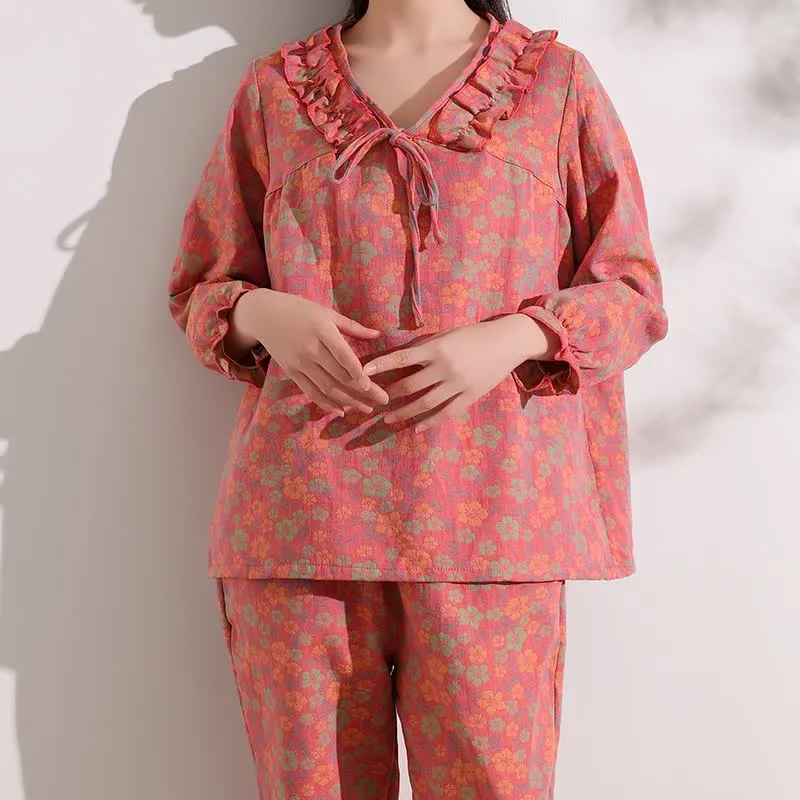 Ownkoti Loungewear aus rosafarbenem Baumwoll-Jacquard-Muster mit Rüschen und Blumenmuster