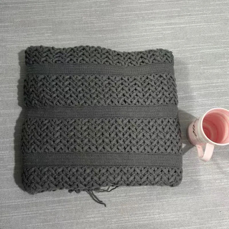 Ownkoti Einfarbige, geometrische Zopfstrickdecke
