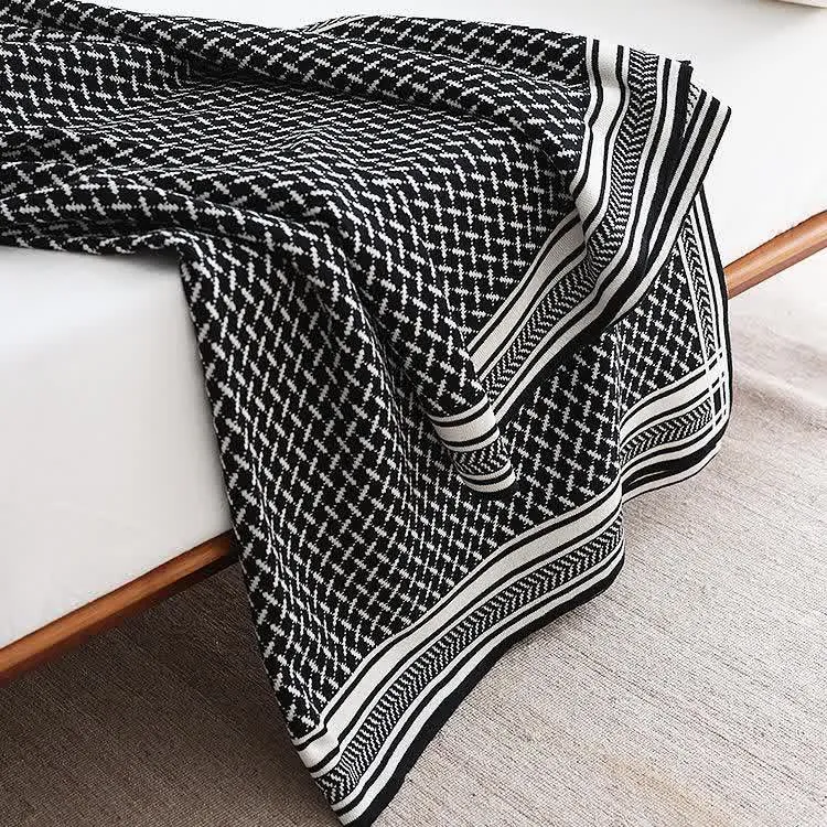 Ownkoti Strickdecke im nordischen Stil