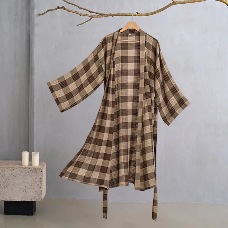 Klassischer karierter Kimono-Bademantel aus Baumwollgaze