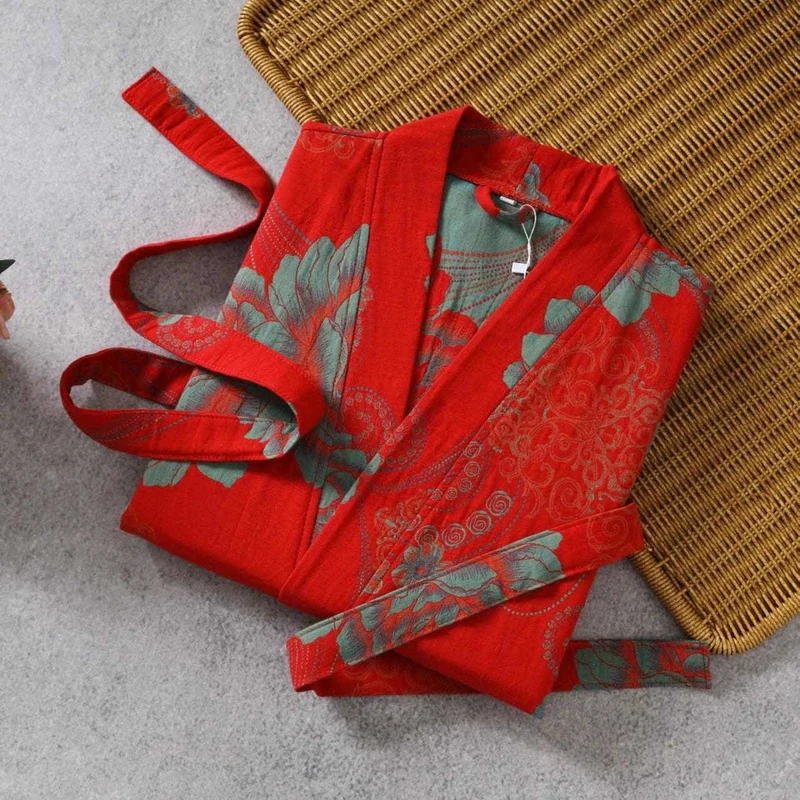 Pfingstrosen-Yukata-Robe aus Baumwollgaze
