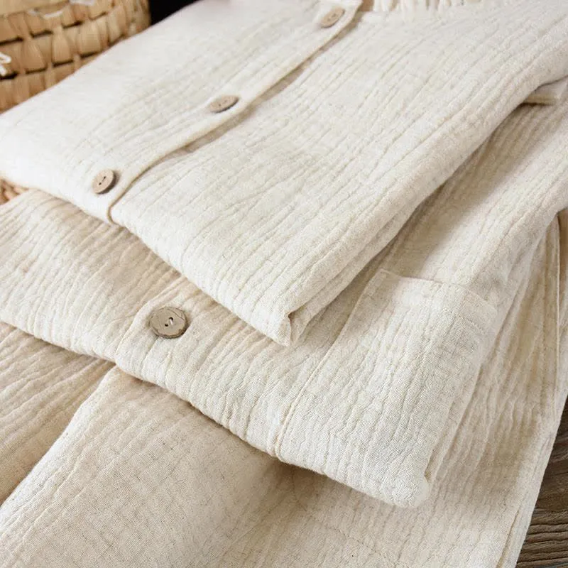 Passende minimalistische Pyjama-Schlafanzüge aus Baumwollleinen