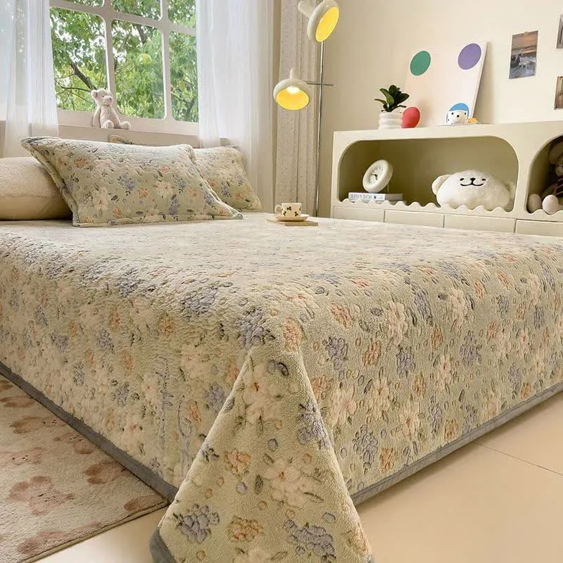 Ownkoti Elegante Plüsch-Überwurfdecke mit Blumenmuster