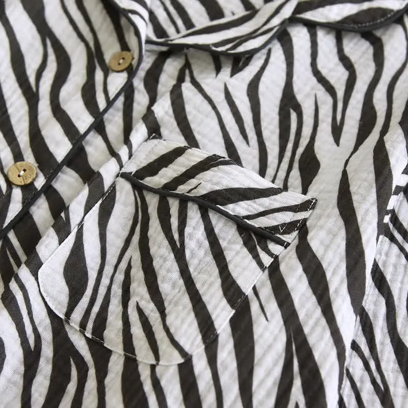 Modernes Pyjama-Set aus Baumwollgaze mit Zebrastreifen