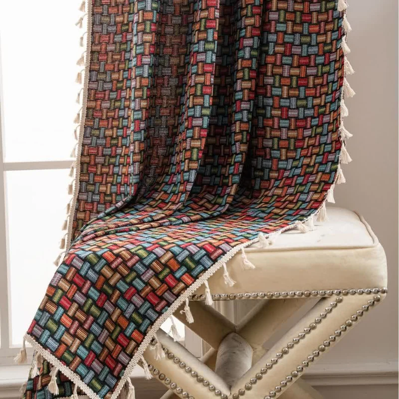 Bunte Jacquard-Vorhänge mit geometrischem Knoten