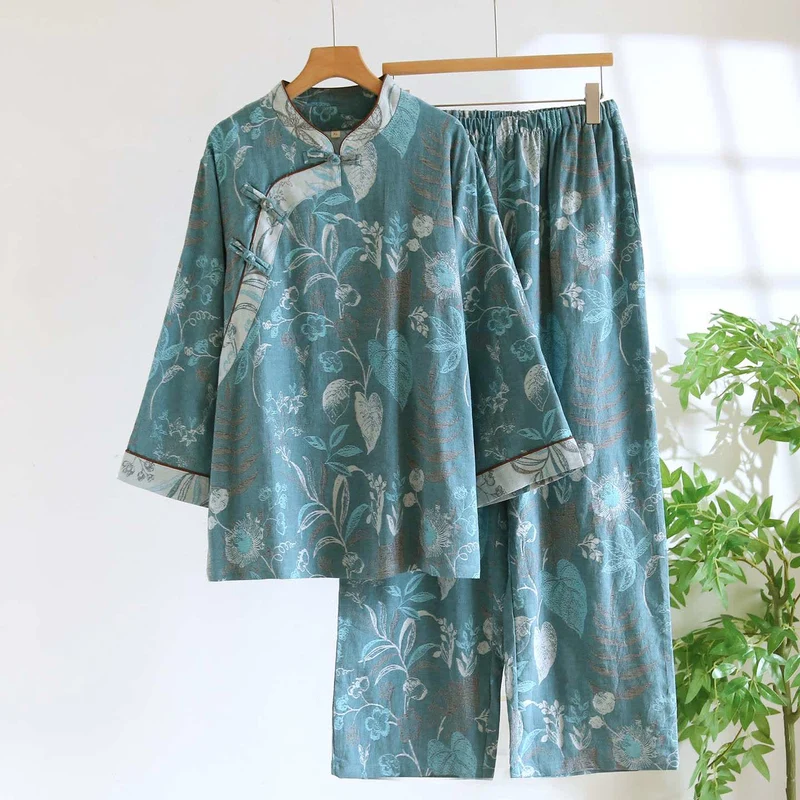 Pyjama-Set aus orientalisch inspiriertem Baumwollgewebe mit Blumenmuster