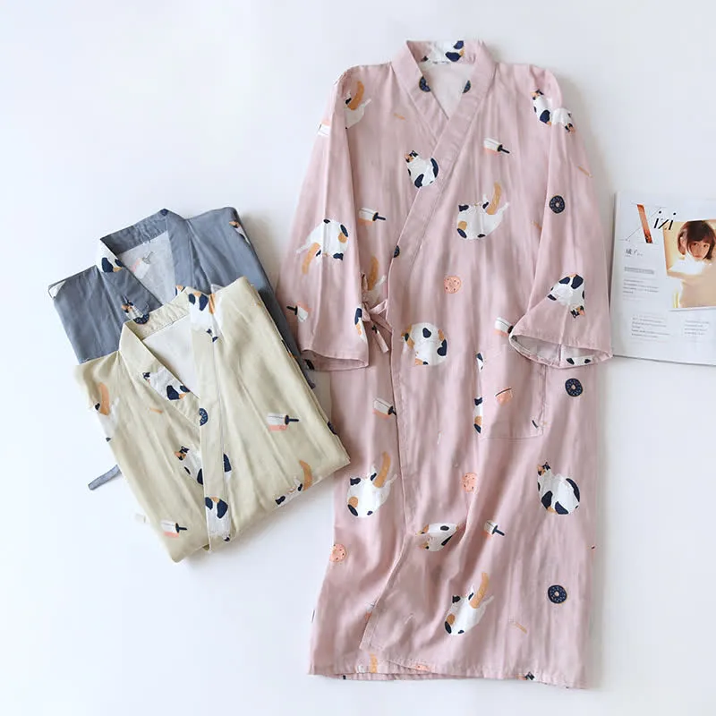 Passender Kimono-Bademantel aus Baumwollgaze mit Katzenmotiv