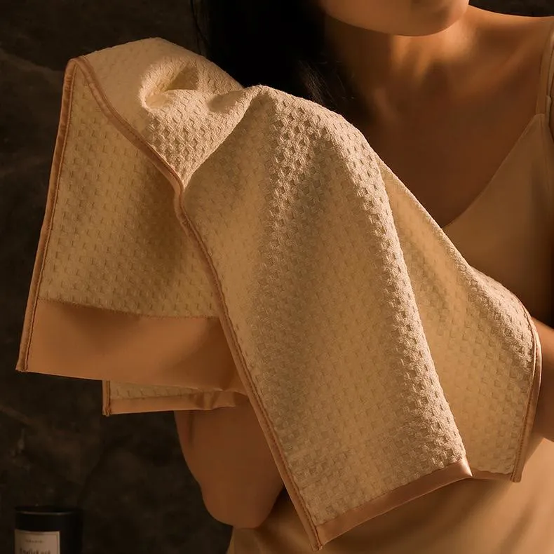 Badetuchset aus Satin mit Waffelmuster (2er-Pack)