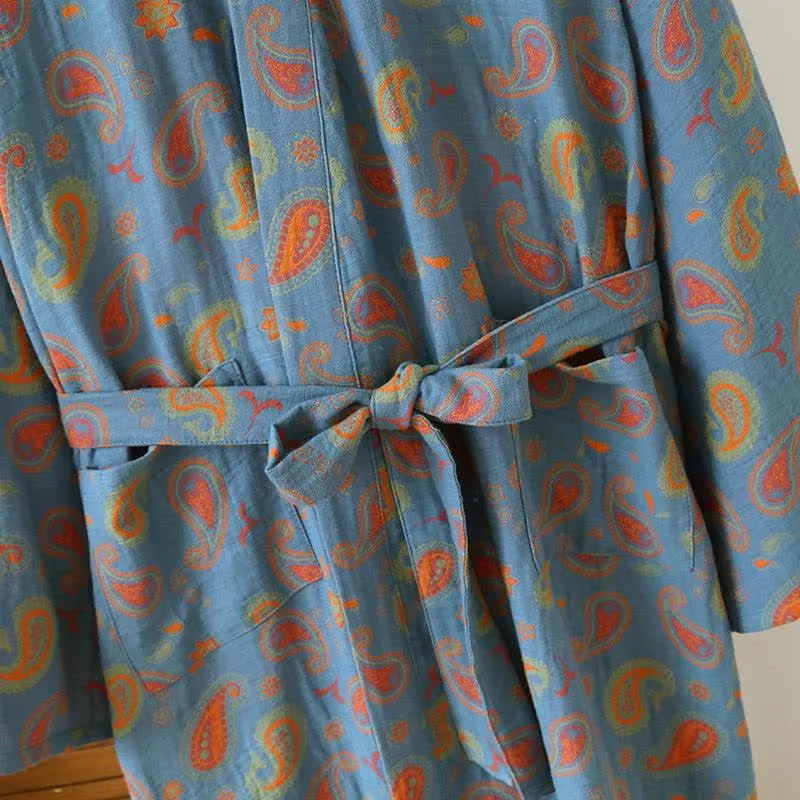 Japanischer Kimono-Bademantel aus Baumwollgaze mit Paisleymuster
