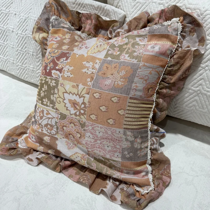 Vintage-inspiriertes Blumen-Akzentkissen