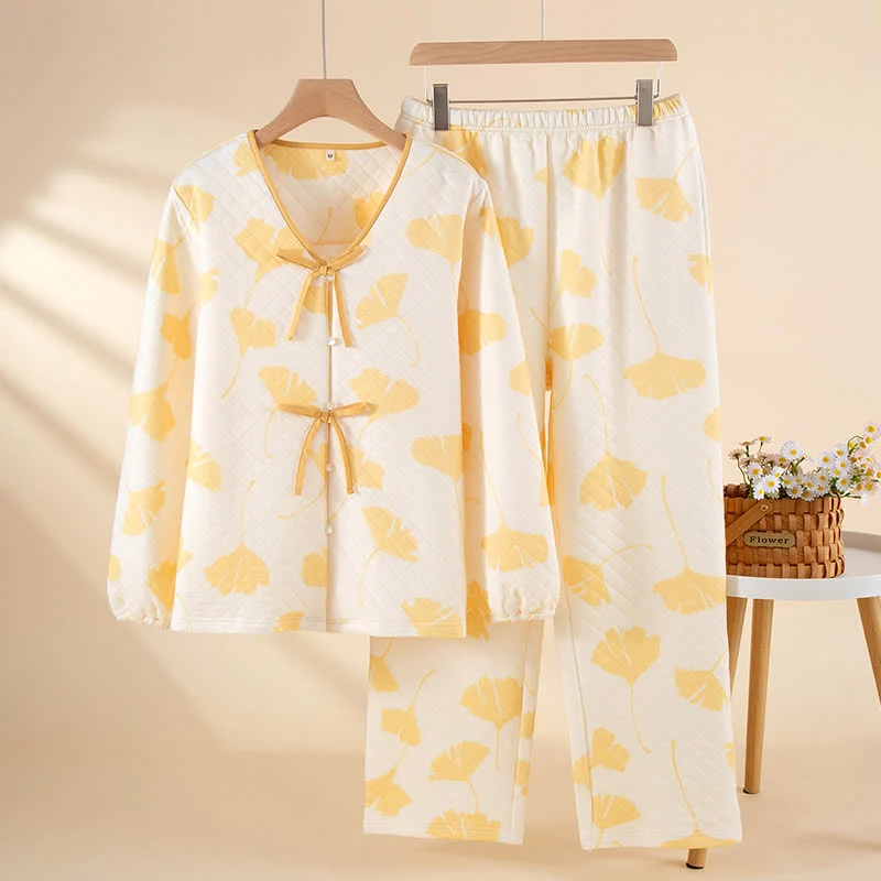 Warmes Loungewear-Set aus Baumwolle mit Ginkgoblättern