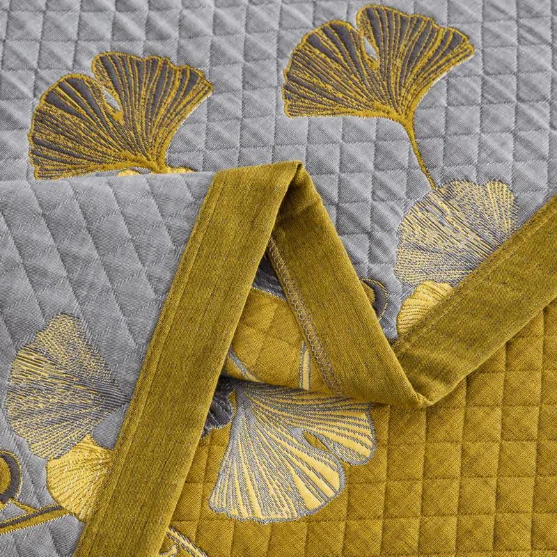 Wendbare Tagesdecke aus Bio-Baumwolle mit Ginkgo-Blatt