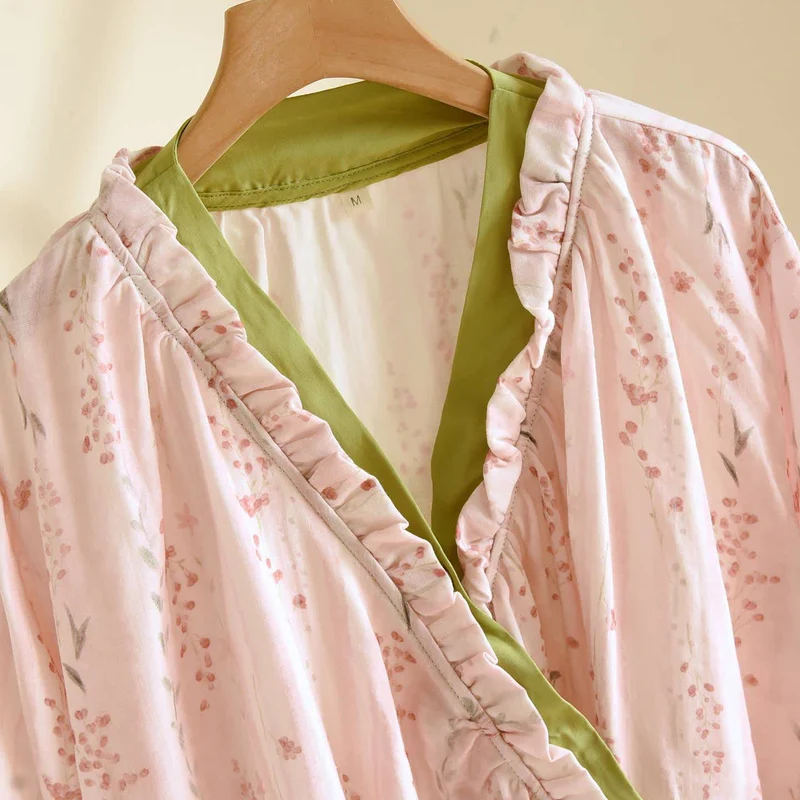 Rosa gestreiftes Kimono-Loungewear-Set mit Blumenmuster