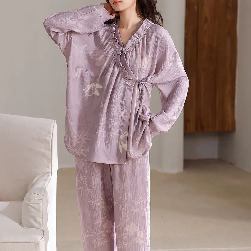 Loungewear-Set mit Bambus-Kimono und Schmetterlingsmotiv