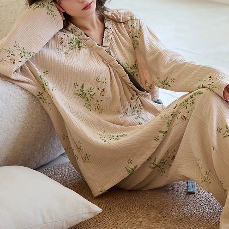 Loungewear-Set mit Kimono und botanischem Blattmuster