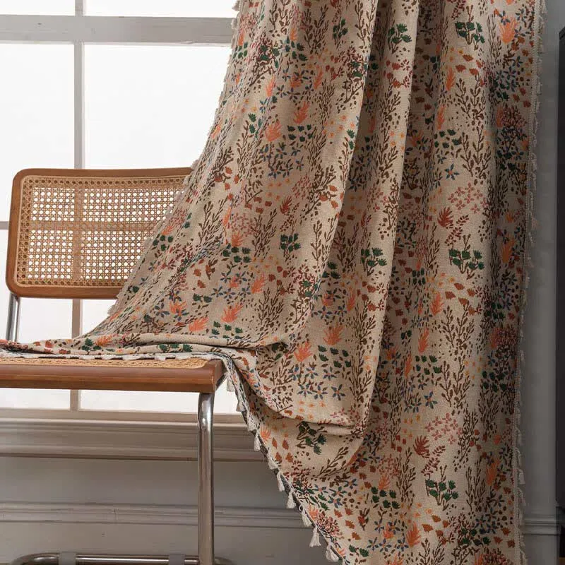 Von der Natur inspirierter Jacquard-Vorhang mit Quasten und Blättern